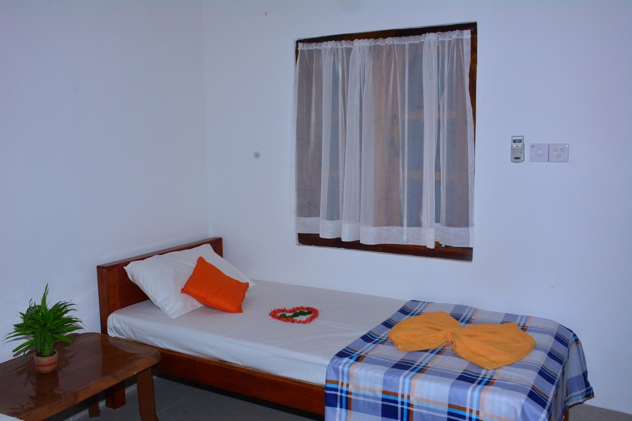 Pleasant Park Holiday Inn تريكونامالاي المظهر الخارجي الصورة
